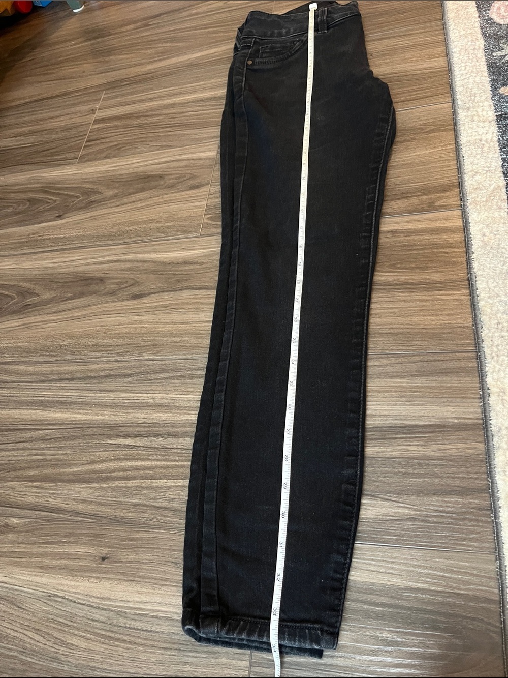 Women’s Black Straight Leg Stretchy Skinny Jeans